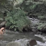 Javier BARDEM nu dans le film Dancer Upstairs