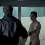 Tchéky KARYO nu dans le film Le marginal