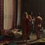 Lalo Espejo nu dans Get Shorty