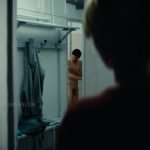 Jérémie ELKAÏM nu dans le film Irréprochable