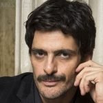 Julio MACHADO nu dans le film Divino Amo