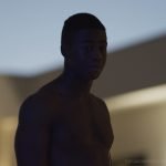 Corey Knight nu dans la série We Are Who We Are