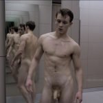 Harry Lawtey nu dans la série Industry