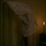 James McArdle nu dans le film Ammonite