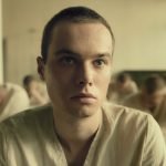 Tom GRONAU nu dans le film The German Lesson