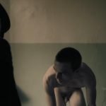 Tom GRONAU nu dans le film The German Lesson