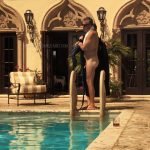 Danny Huston nu dans la série Magic City