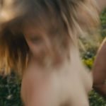 Milton Lopes nu dans le film Bonobo