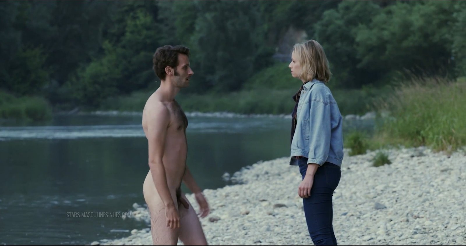 Verlieren Sie sich in einem Meer von erotischen Intrigen mit مسلسل نهر يجري خلالها